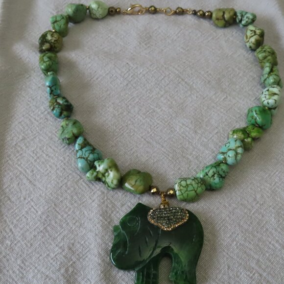 Jade necklace - Picture 2 of 3